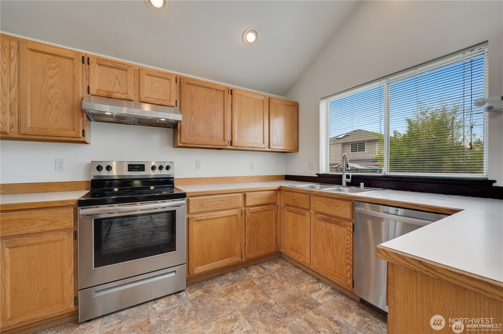 3832 46th Avenue Northeast Tacoma, WA 98422 - Photo 6 of 29