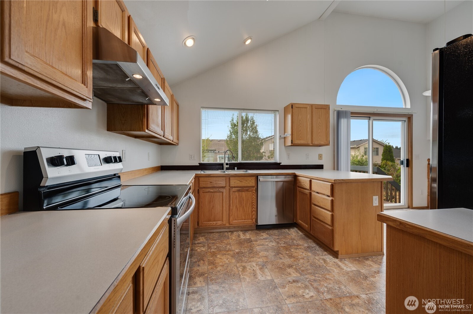 3832 46th Avenue Northeast Tacoma, WA 98422 - Photo 7 of 29