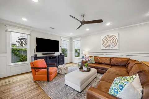 $1,435,000 | 335 West 23rd Street, Houston, TX 77008