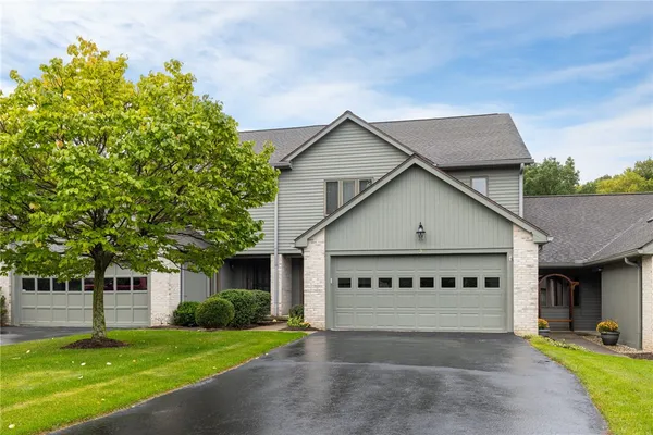 $425,000 | 3 Woodbury Way, Perinton, NY 14450