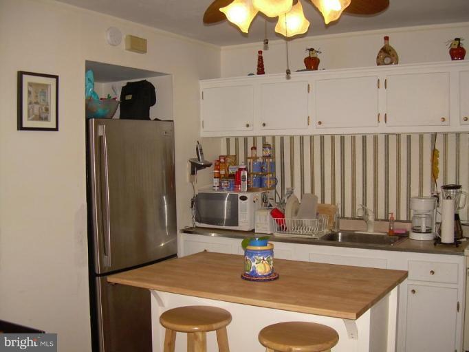 608 Charraway Road Baltimore, MD 21229 - Photo 3 of 11 Kitchen #2