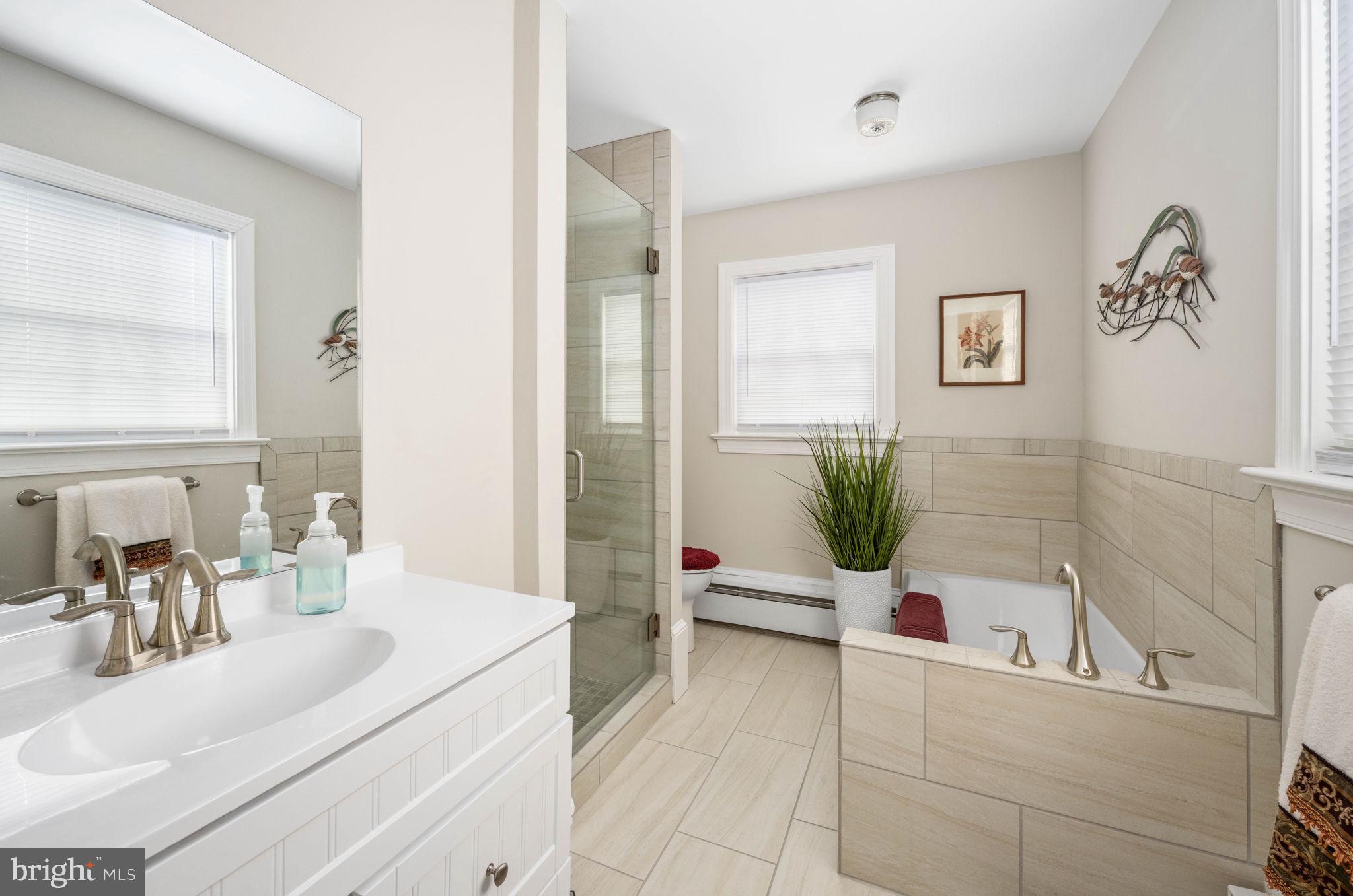 1504 Augustine Avenue Fredericksburg, VA 22401 - Photo 20 of 41 Upstairs full bath