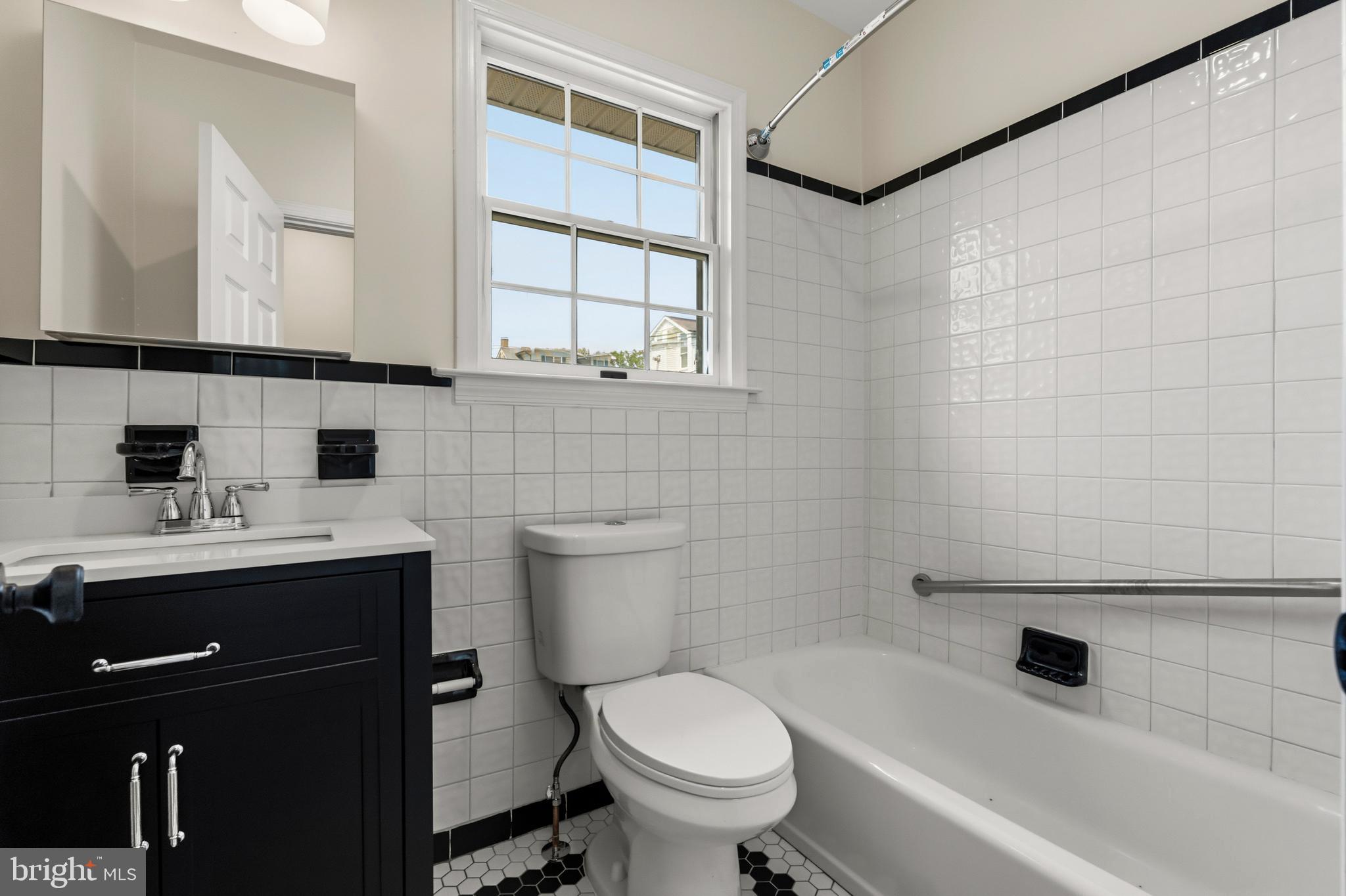 1801 South Glebe Road Arlington, VA 22204 - Photo 19 of 36 First floor full bath