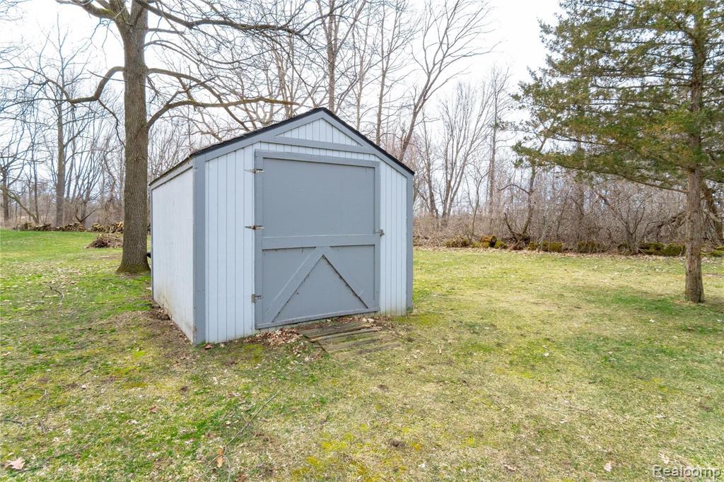7302 Silver Lake Road Linden, MI 48451 - Photo 37 of 40