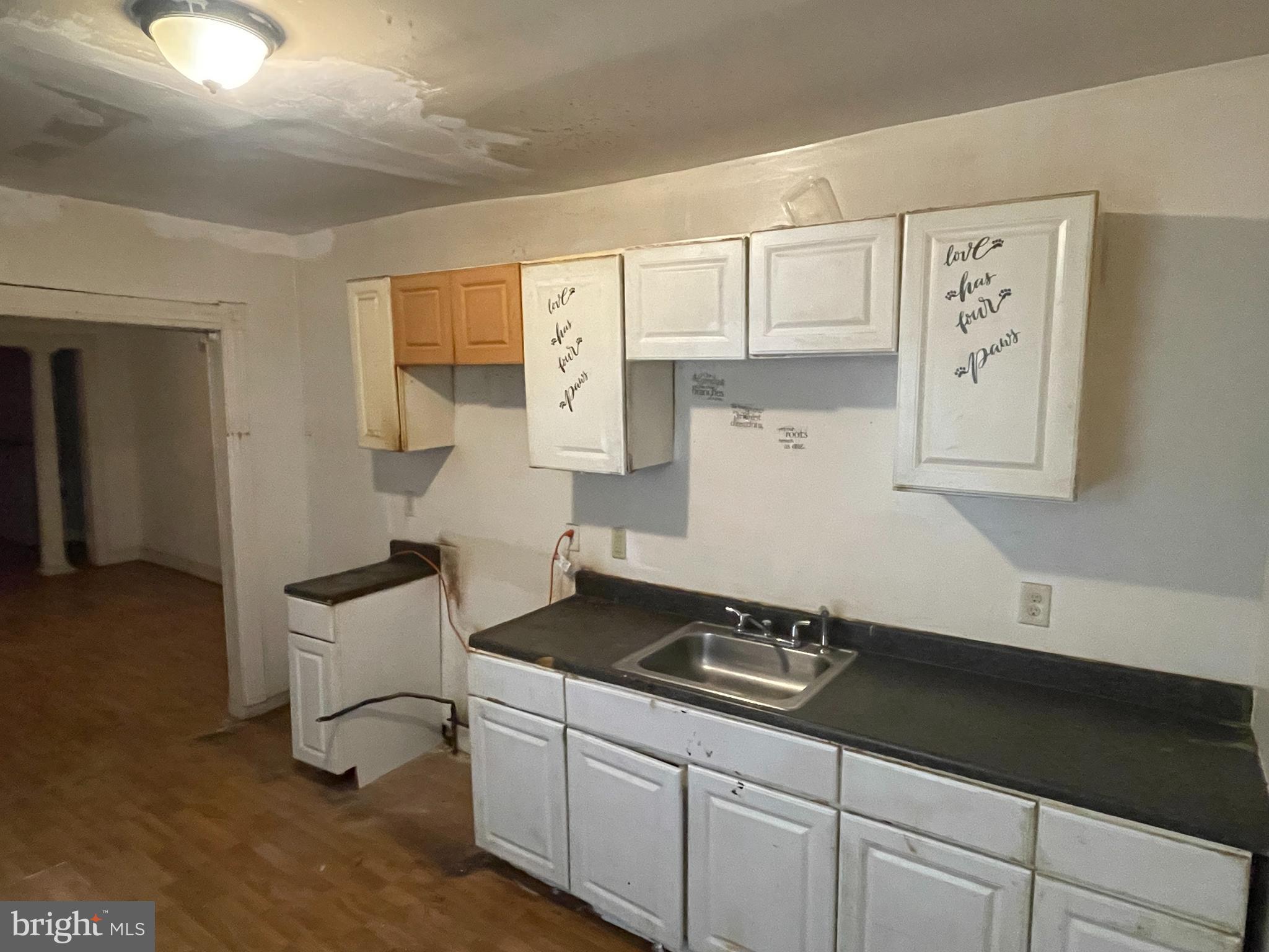 1822 Aiken Street Baltimore, MD 21213 - Photo 3 of 22