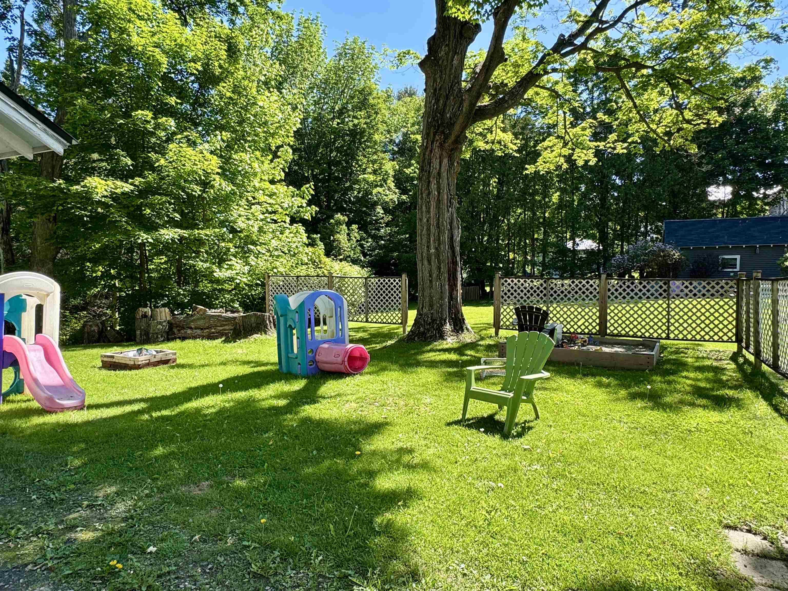 335 Caswell Avenue Derby, VT 05830 - Photo 4 of 32