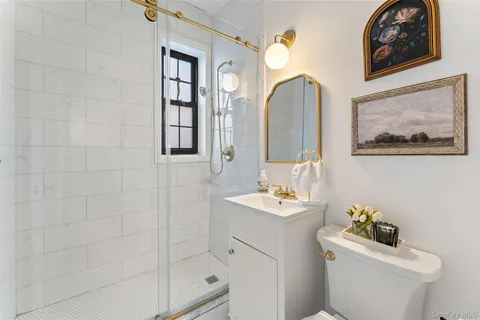 $260,000 | 840 Bronx River Road, Unit 5B, Bronxville, NY 10708