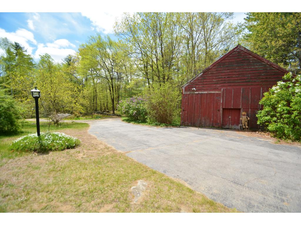 193 Hall Road Barrington, NH 03825 - Photo 4 of 36