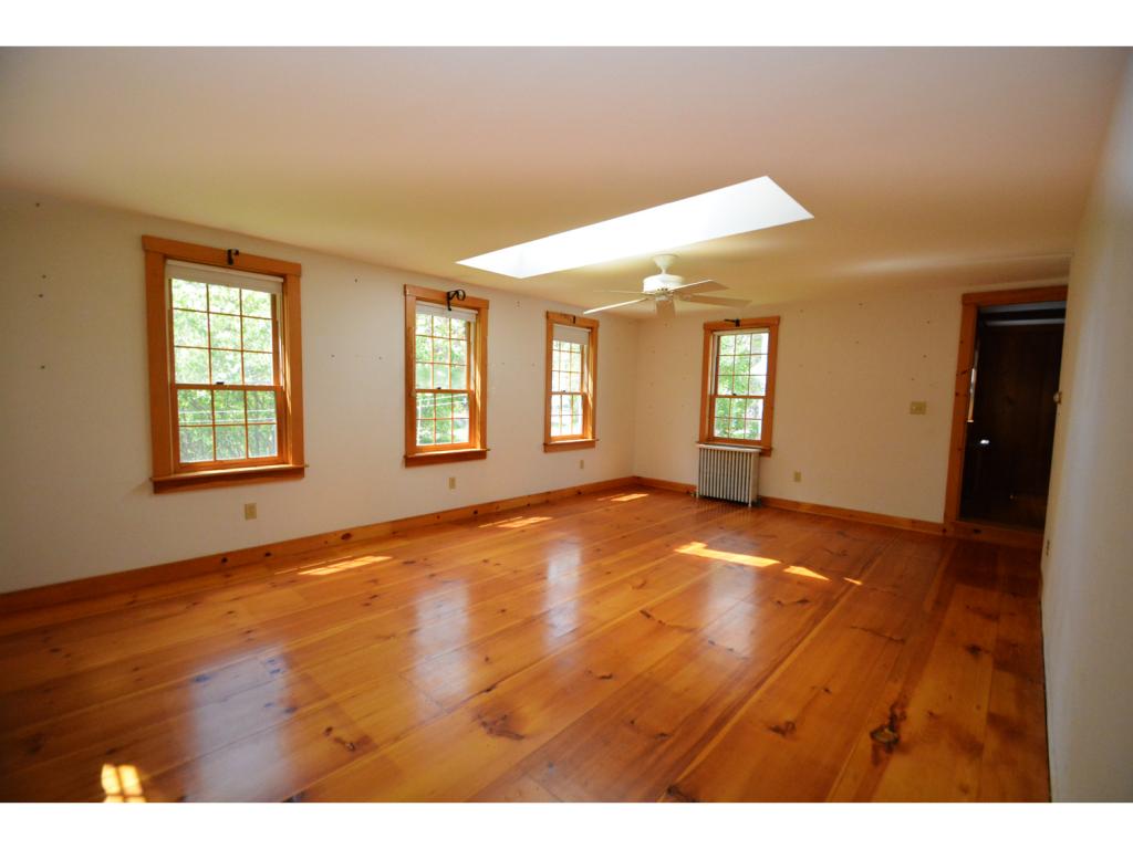 193 Hall Road Barrington, NH 03825 - Photo 8 of 36