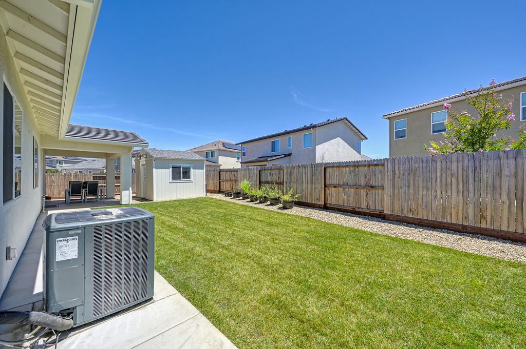 8229 Poppy Rdg Circle Elk Grove, CA 95757 - Photo 53 of 75
