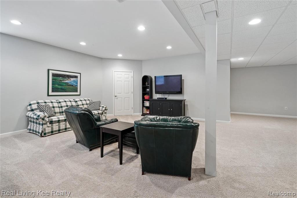 3821 Windingbrook Circle Rochester Hills, MI 48309 - Photo 24 of 33