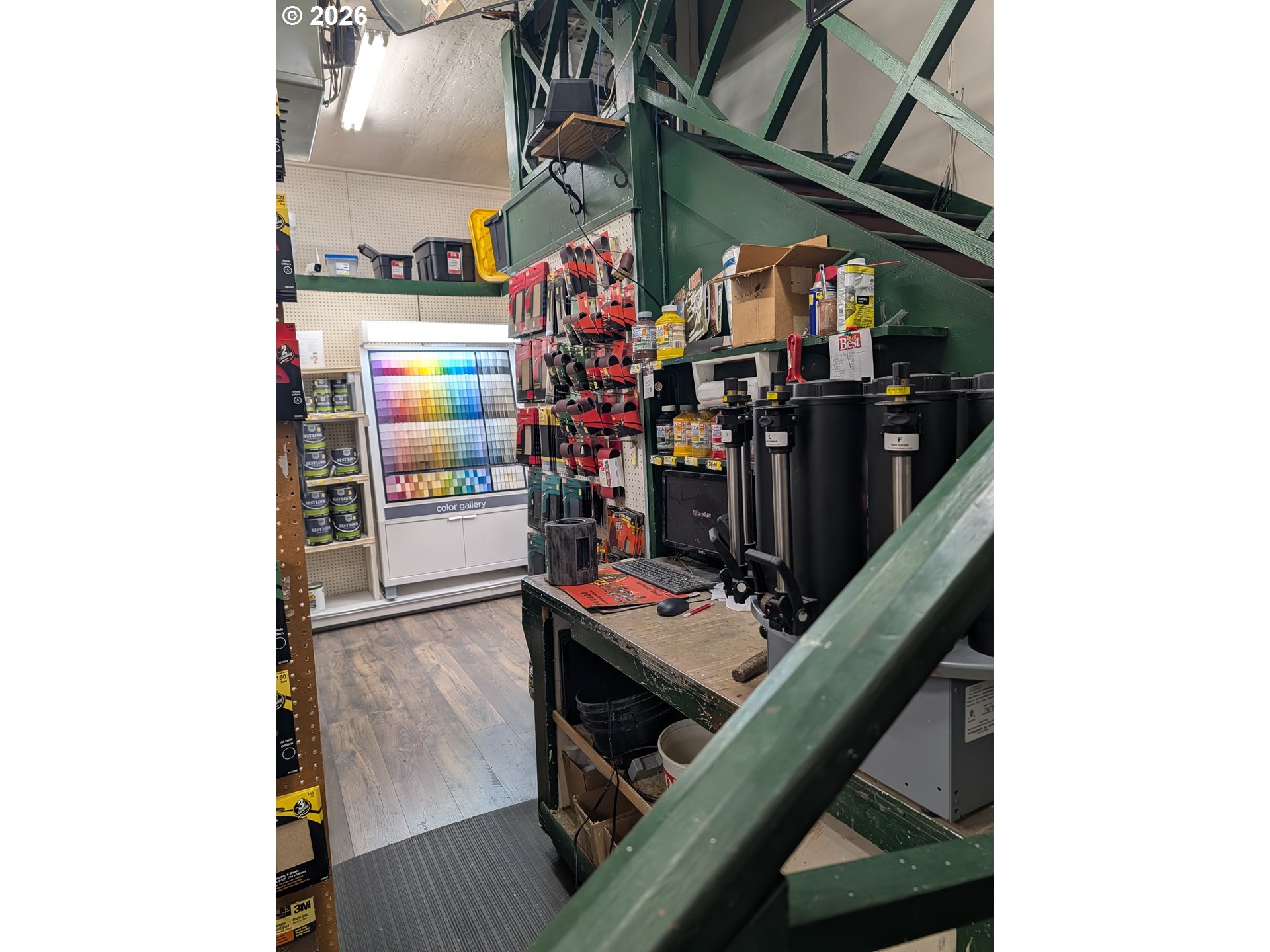 206 South Main Street Union, OR 97883 - Photo 27 of 37 a room with lots of different colored cloths