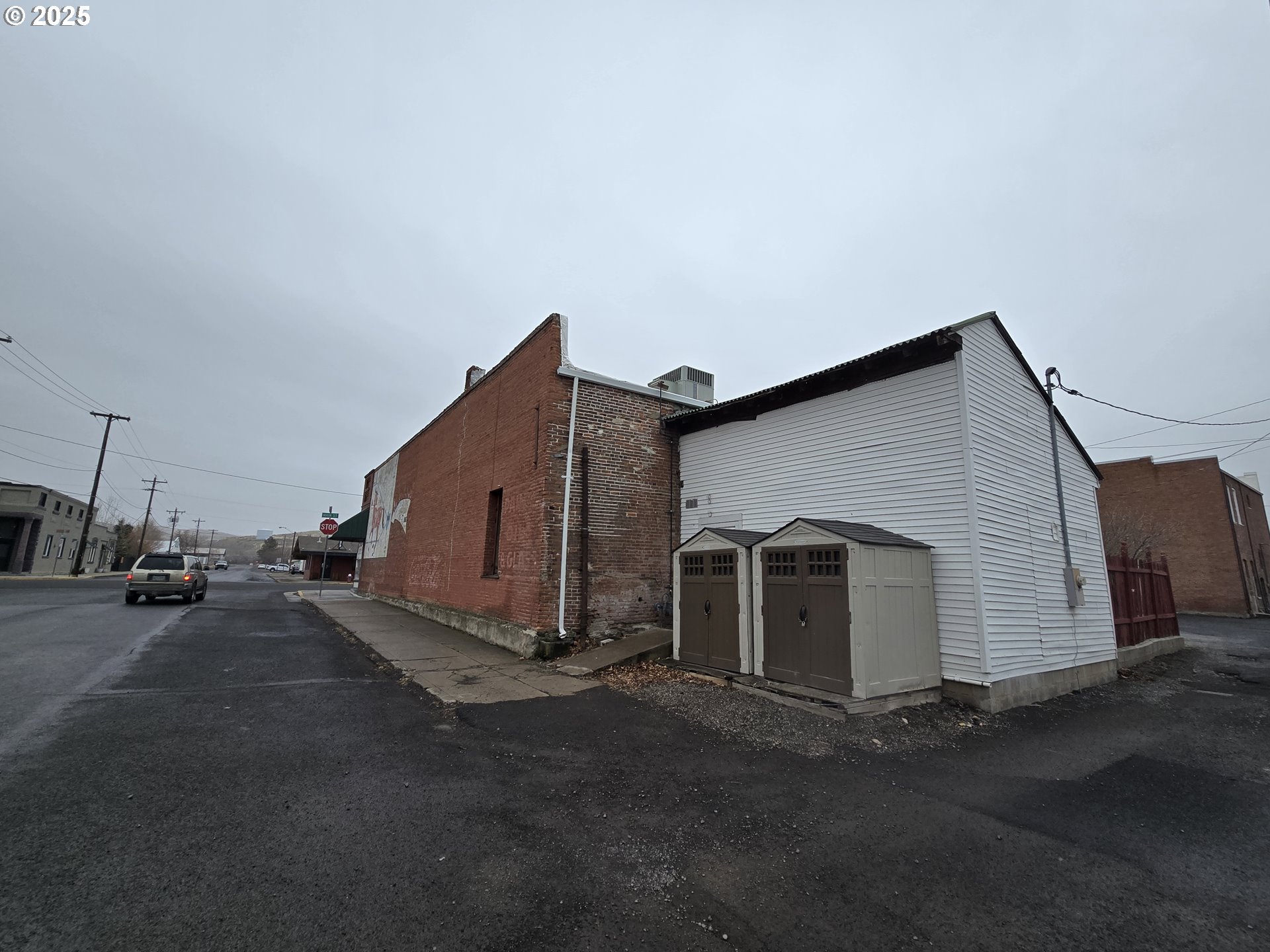 206 South Main Street Union, OR 97883 - Photo 3 of 37 a view of a house with backyard