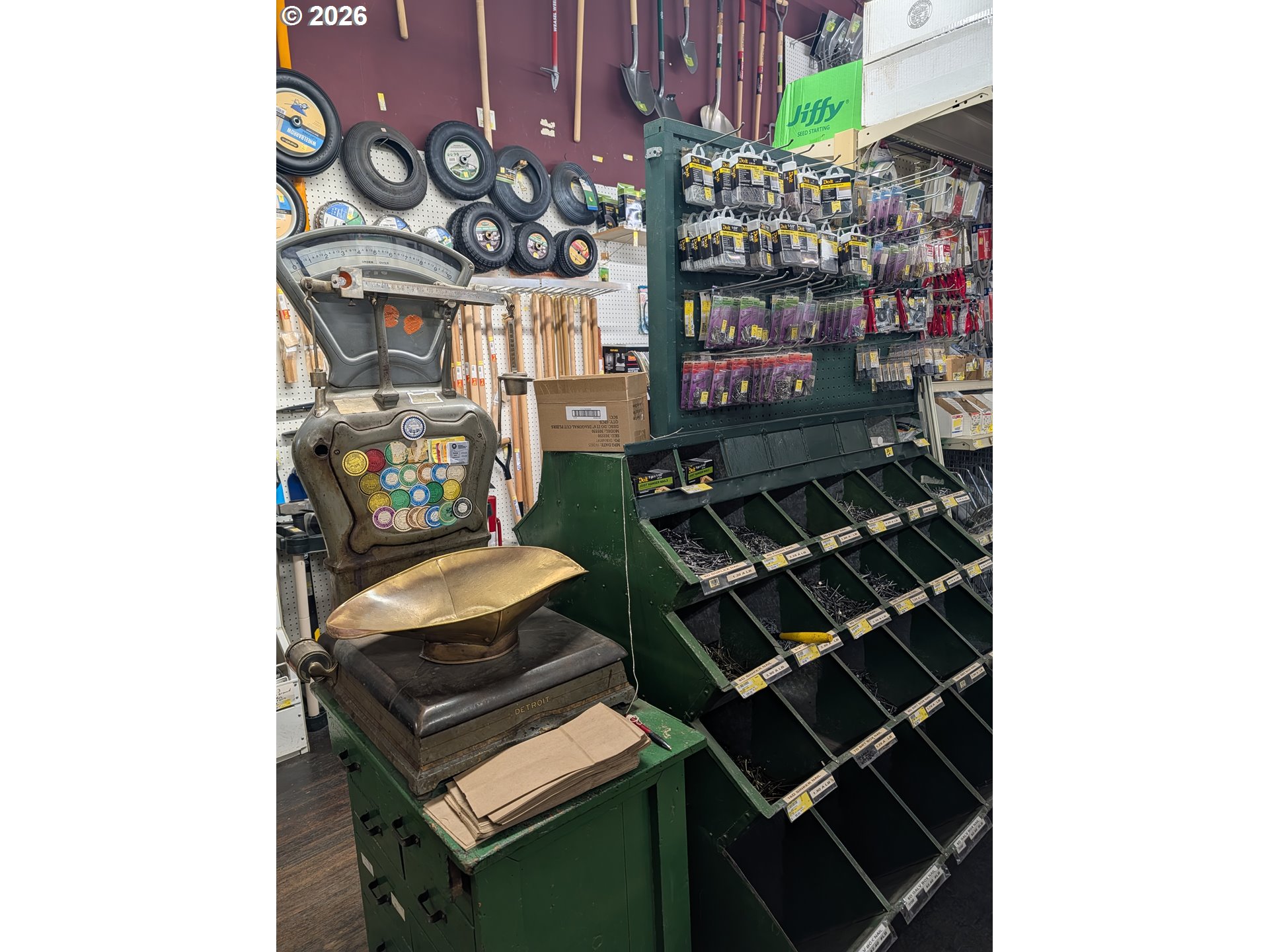 206 South Main Street Union, OR 97883 - Photo 34 of 37 a room with lots of different colored cloths