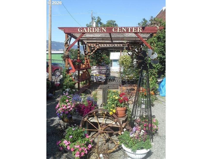 206 South Main Street Union, OR 97883 - Photo 36 of 37 a front view of a house