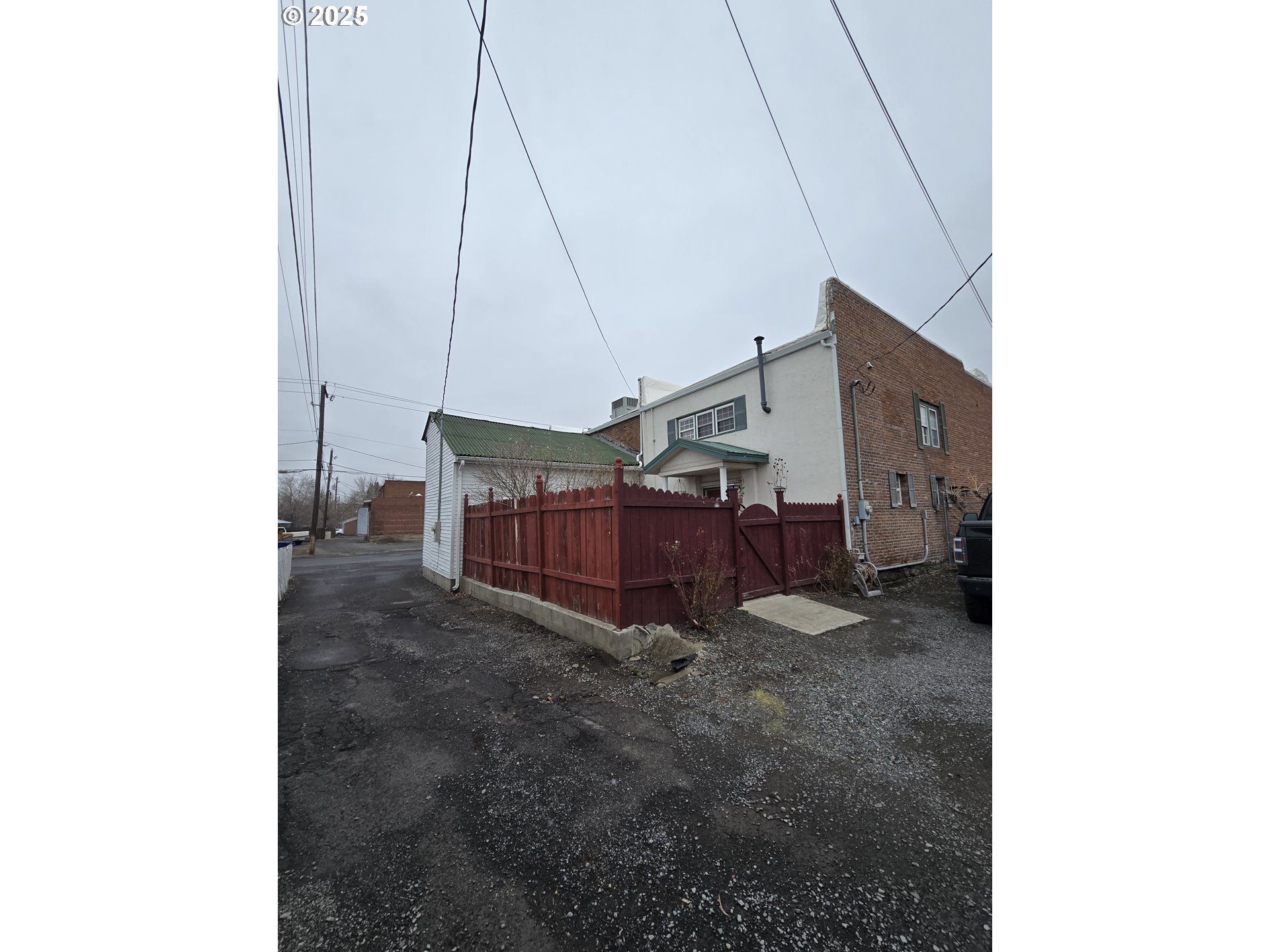 206 South Main Street Union, OR 97883 - Photo 5 of 37 a view of a room with stairs