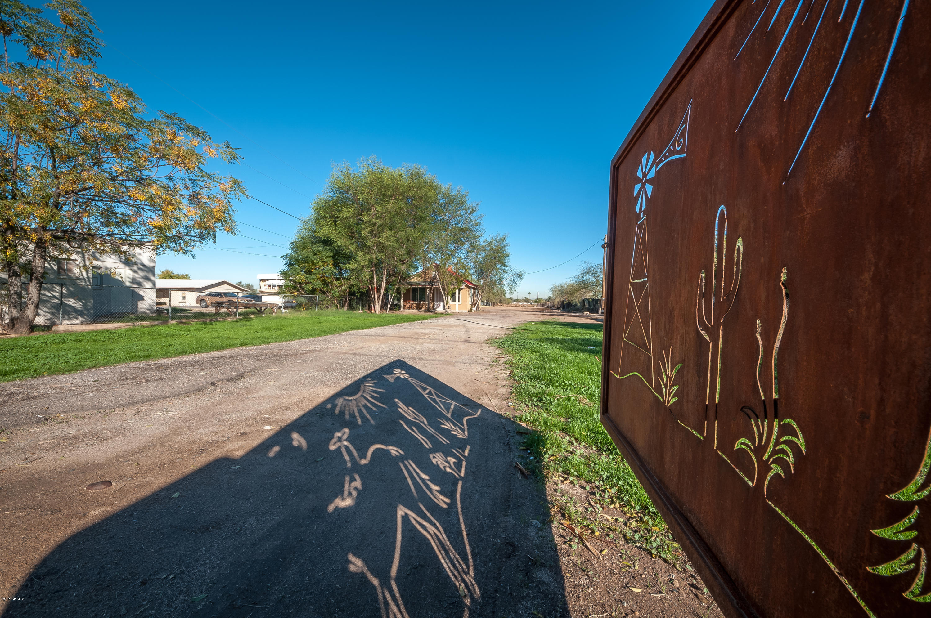 816 East Roeser Road Phoenix, AZ 85040 - Photo 10 of 28 DSC_7159-HDR