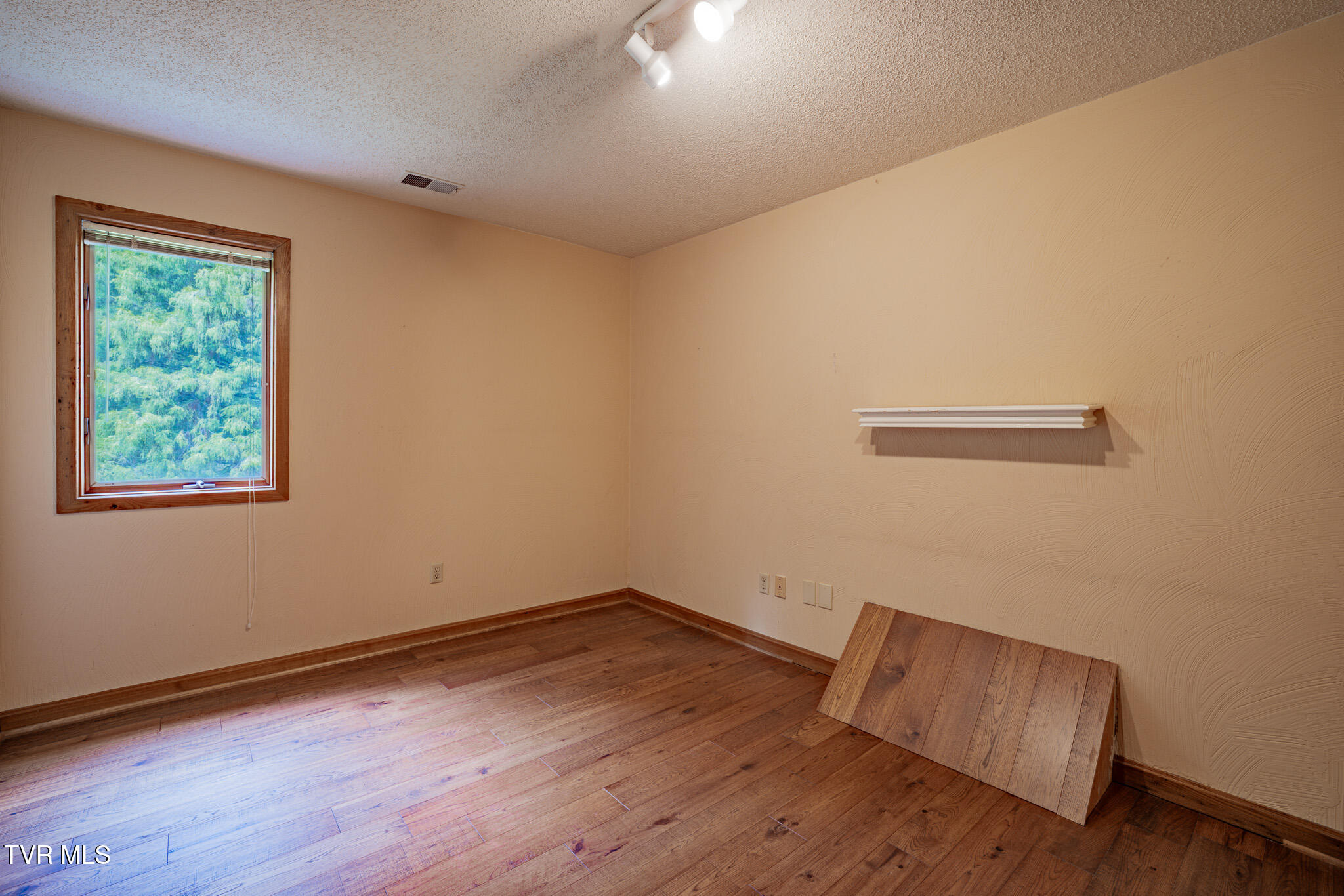 562 Gammon Road Kingsport, TN 37663 - Photo 38 of 65 1R9A8138-HDR