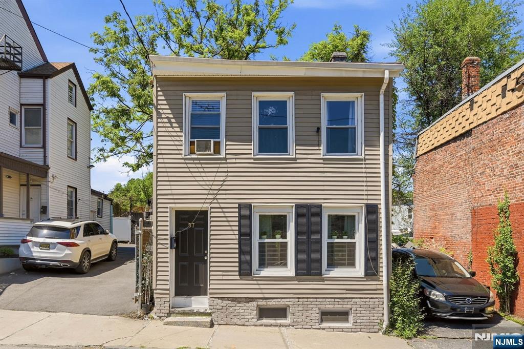 57 Ryle Avenue Paterson, NJ 07522 - Photo 2 of 49 Gallery Image 2