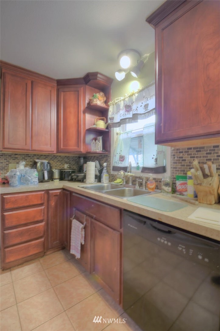 1306 North Minor Road Kelso, WA 98626 - Photo 5 of 19 Gallery Image 5