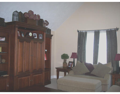 352 Finch Road Raynham, MA 02767 - Photo 3 of 13 Gallery Image 3