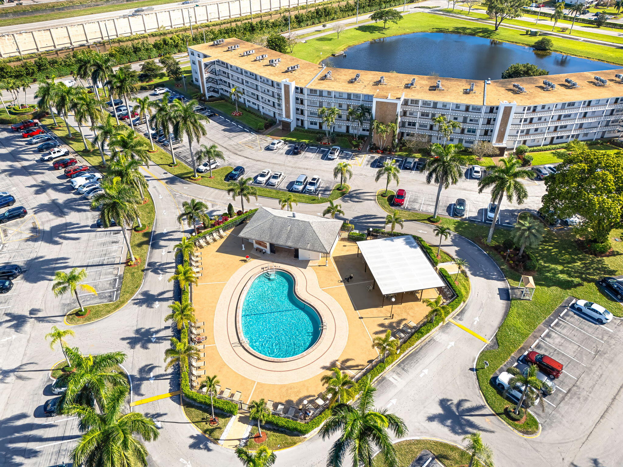 2049 Hythe A Boca Raton, FL 33434 - Photo 1 of 21 Building Century Village