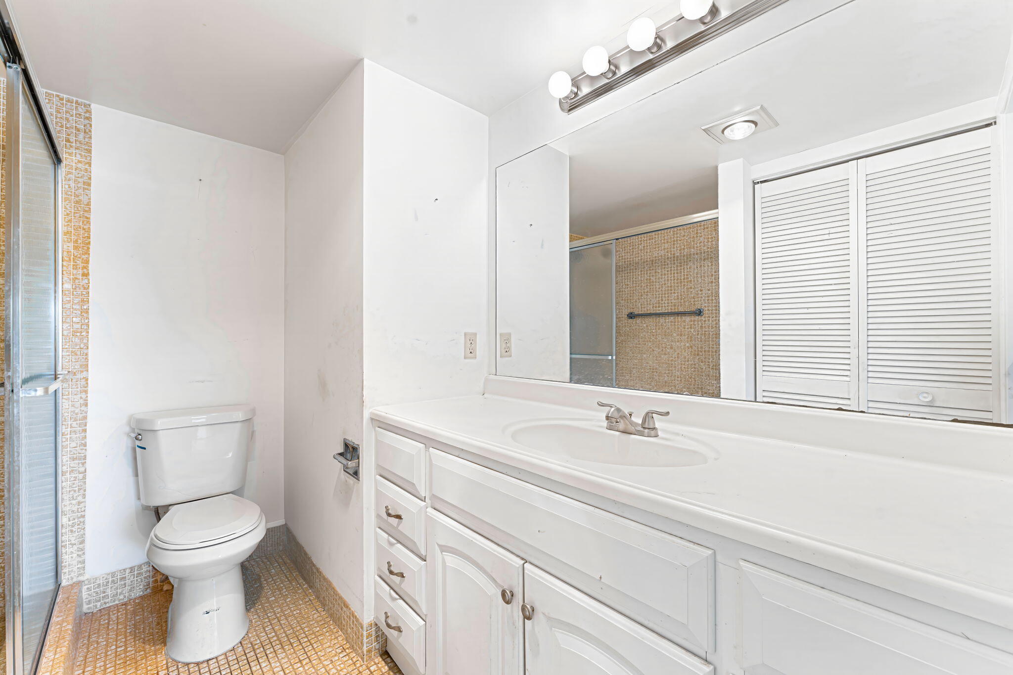 2049 Hythe A Boca Raton, FL 33434 - Photo 11 of 21 master bath