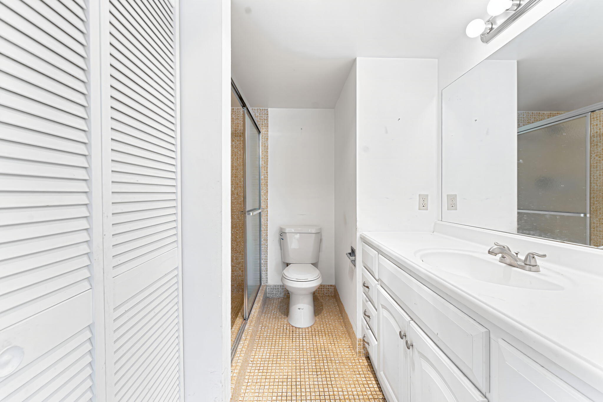 2049 Hythe A Boca Raton, FL 33434 - Photo 12 of 21 master bath