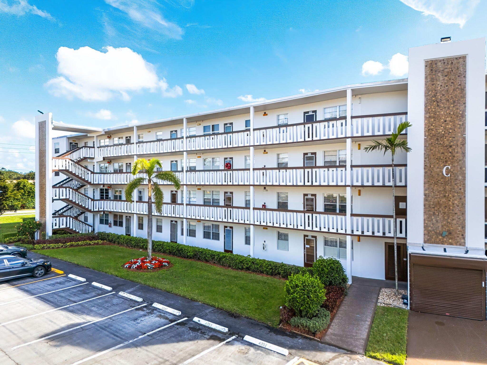 2049 Hythe A Boca Raton, FL 33434 - Photo 20 of 21 building