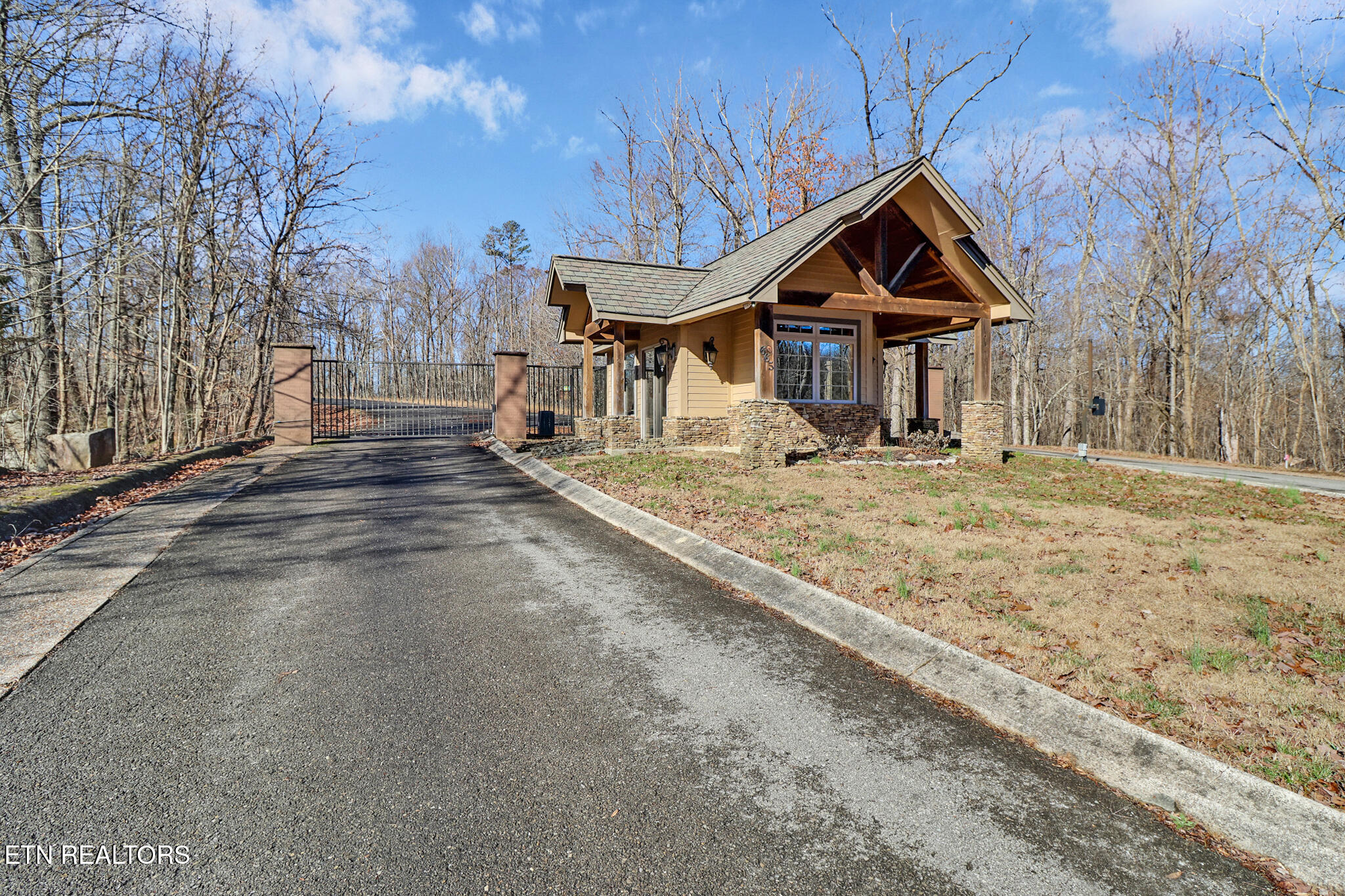 1309 Wind Rush Way Monterey, TN 38574 - Photo 4 of 23 if1a8319-if1a8323