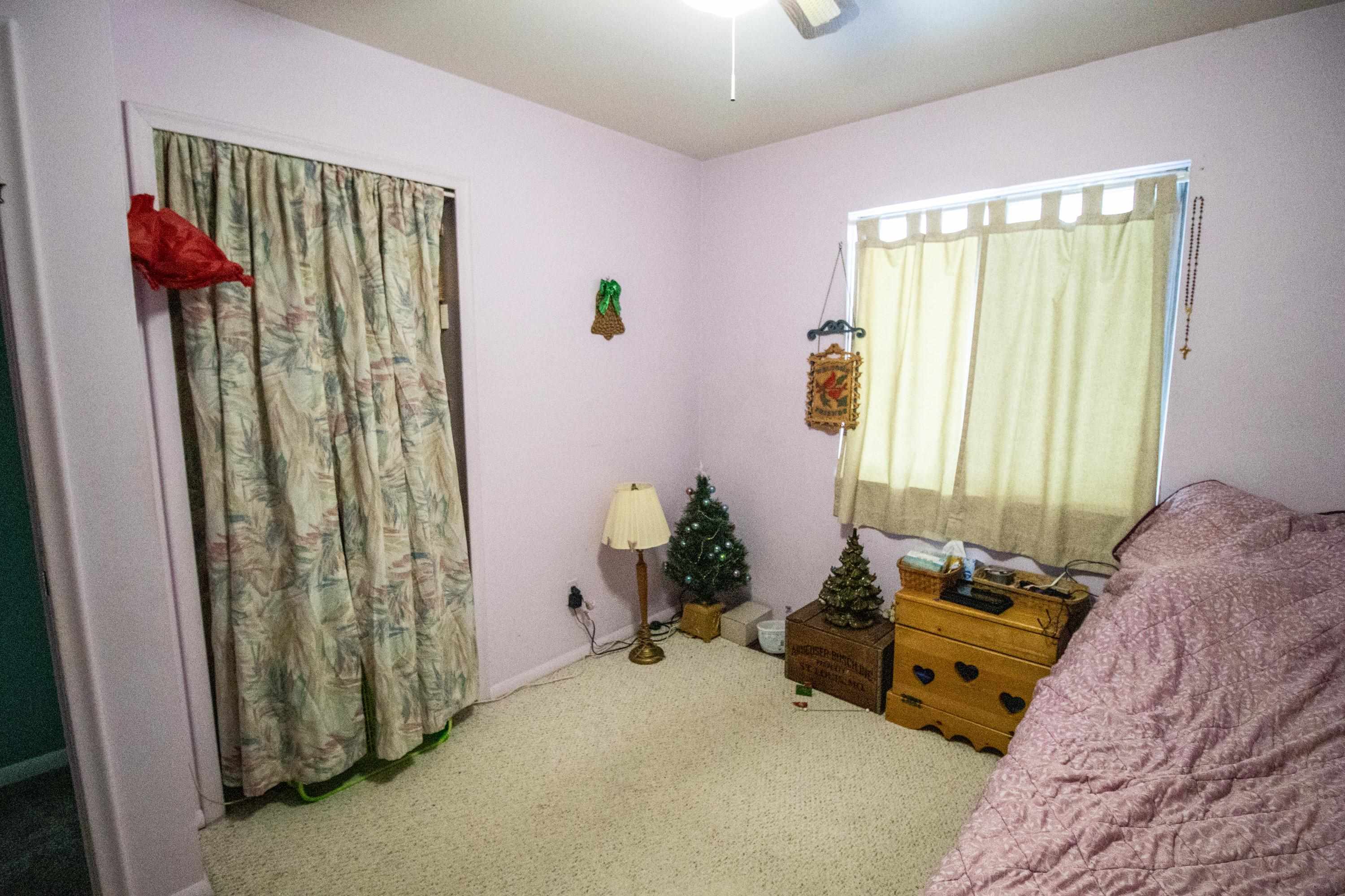 938 State Fenton, MI 48430 - Photo 16 of 39 50131678-649d97a7-31df-4823-861a-3ce4af0e6acb.JPG