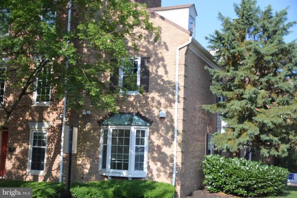 $3,395 | 1188 North Utah Street, Arlington, VA 22201