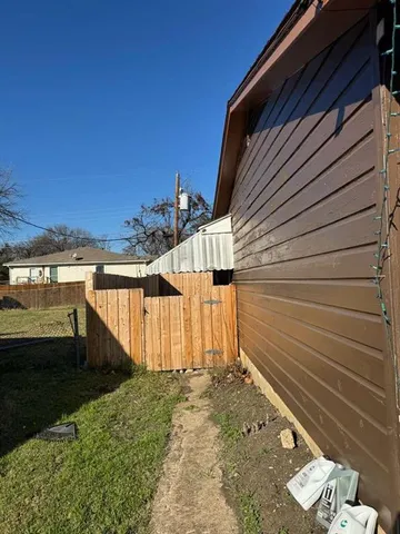 $2,500 | 8435 Campanella Drive, Dallas, TX 75243