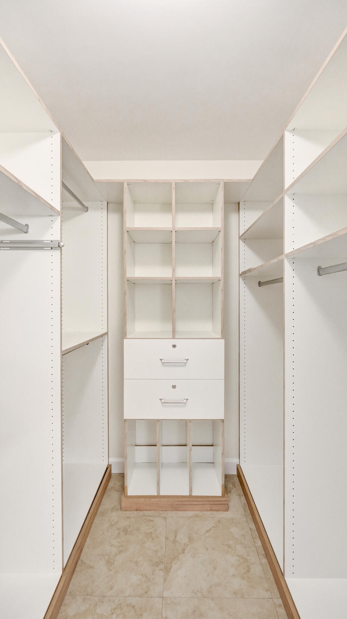 1340 South Ocean Boulevard, Unit 1503 Pompano Beach, FL 33062 - Photo 19 of 50 Walk in closet