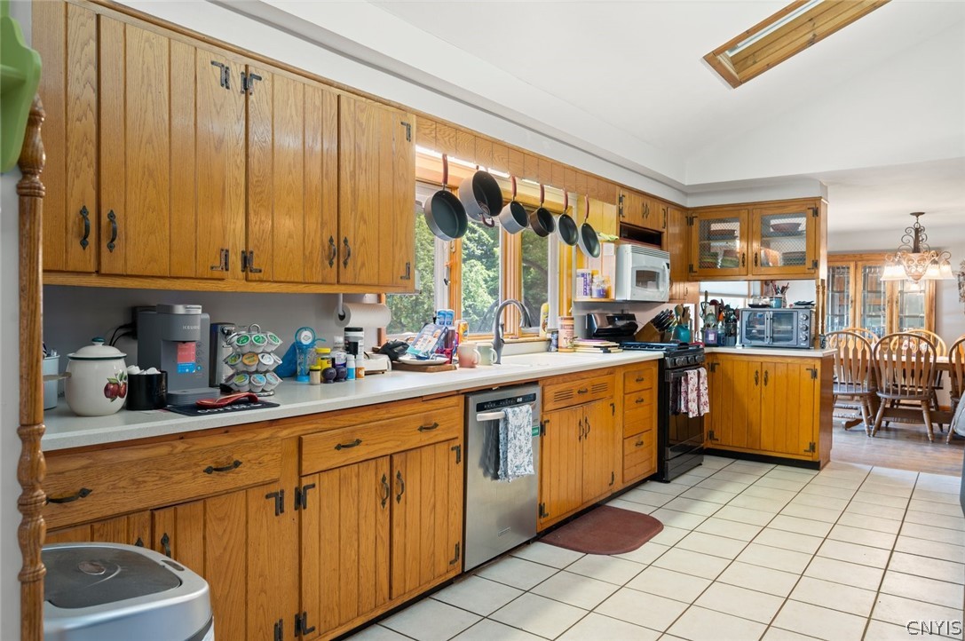 7330 Obrien Road Van Buren, NY 13027 - Photo 5 of 24