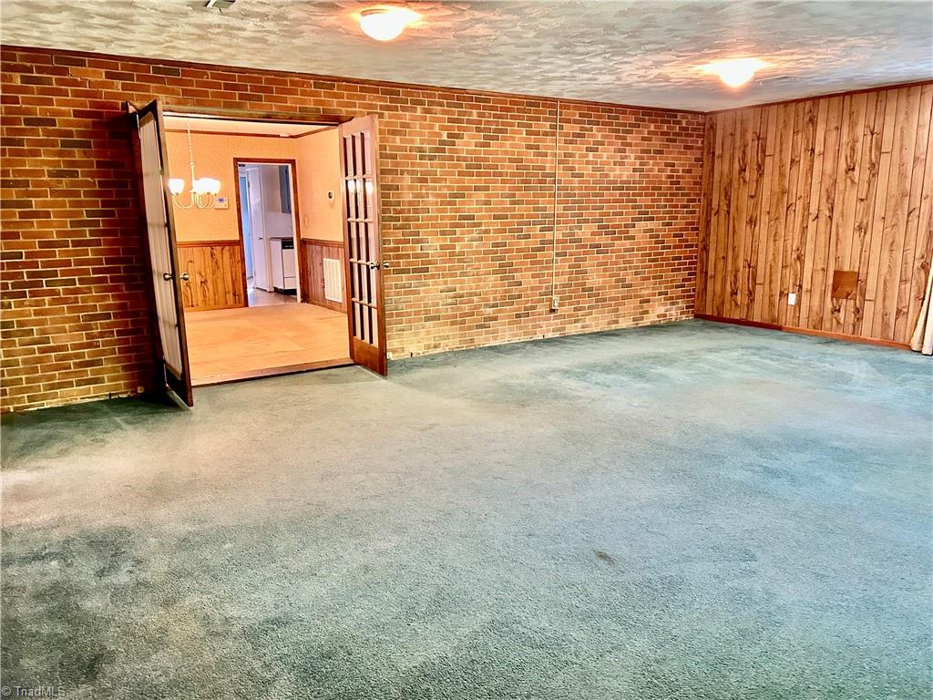 3210 Lardner Road Greensboro, NC 27405 - Photo 8 of 21 Den