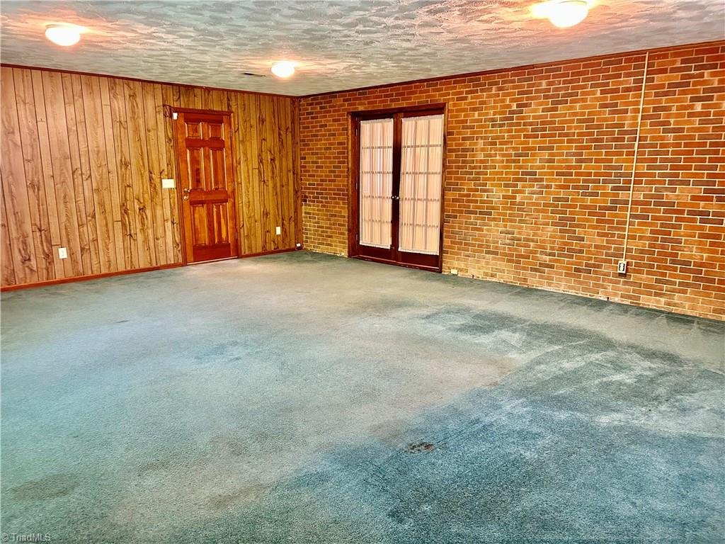 3210 Lardner Road Greensboro, NC 27405 - Photo 9 of 21 Den