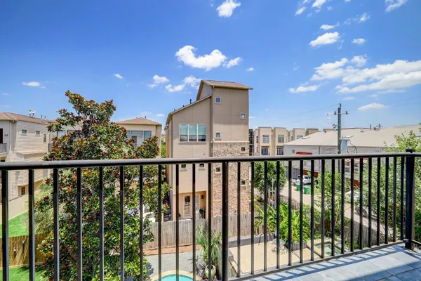 $4,450 | 5202 Rose Street, Unit B, Houston, TX 77007