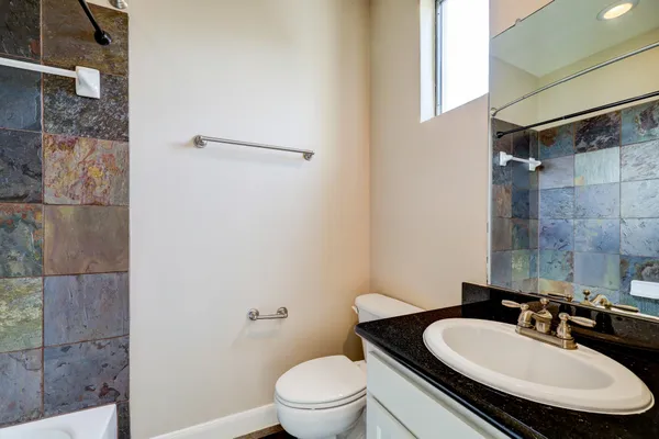 $4,450 | 5202 Rose Street, Unit B, Houston, TX 77007