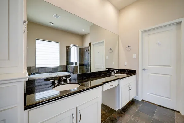 $4,450 | 5202 Rose Street, Unit B, Houston, TX 77007