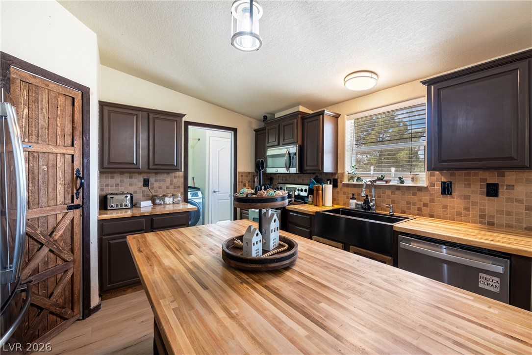 2600 West Gamebird Road Pahrump, NV 89048 - Photo 13 of 37 Gallery Image 13