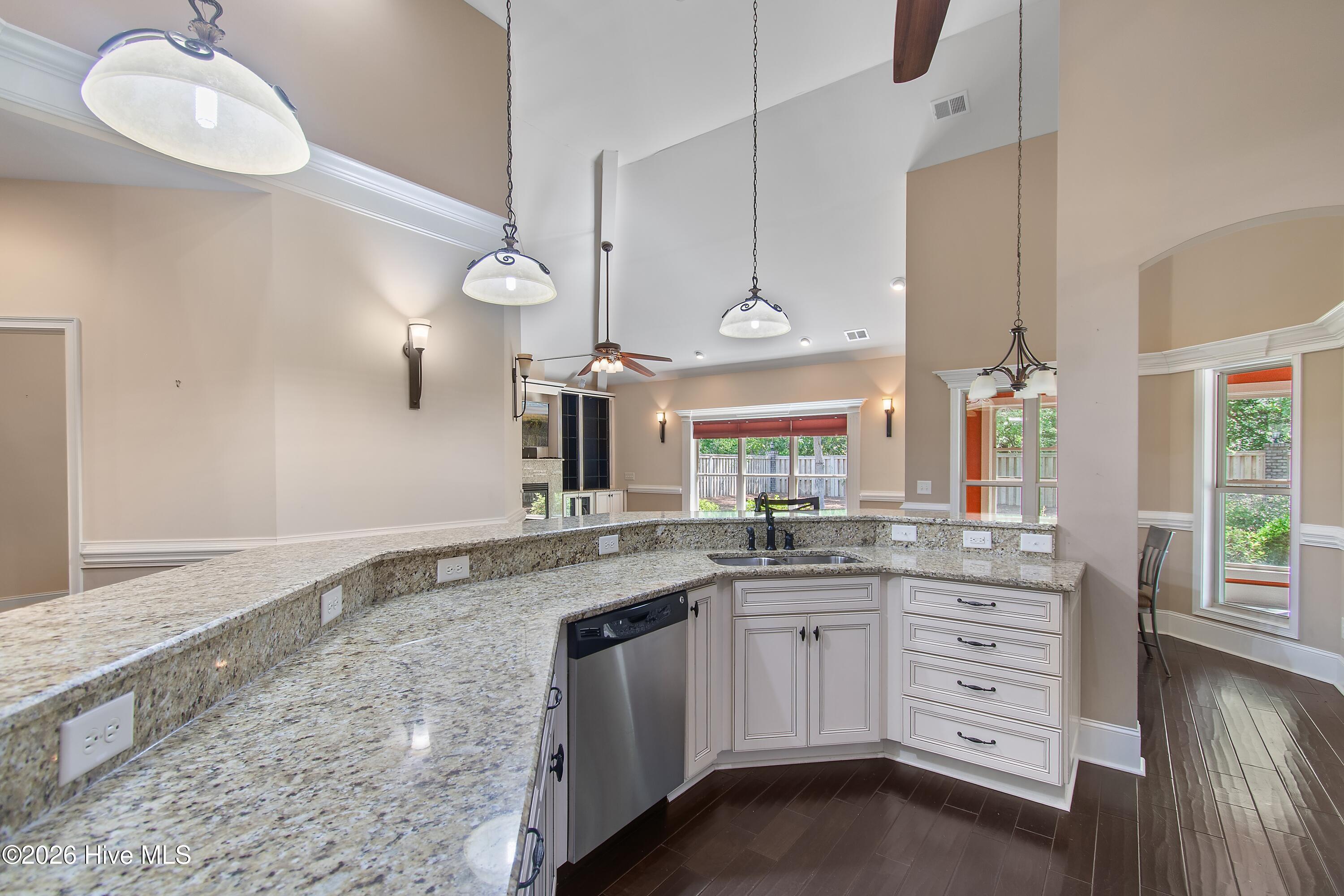1614 Colonist Square Southwest Ocean Isle Beach, NC 28469 - Photo 19 of 63 Kitchen