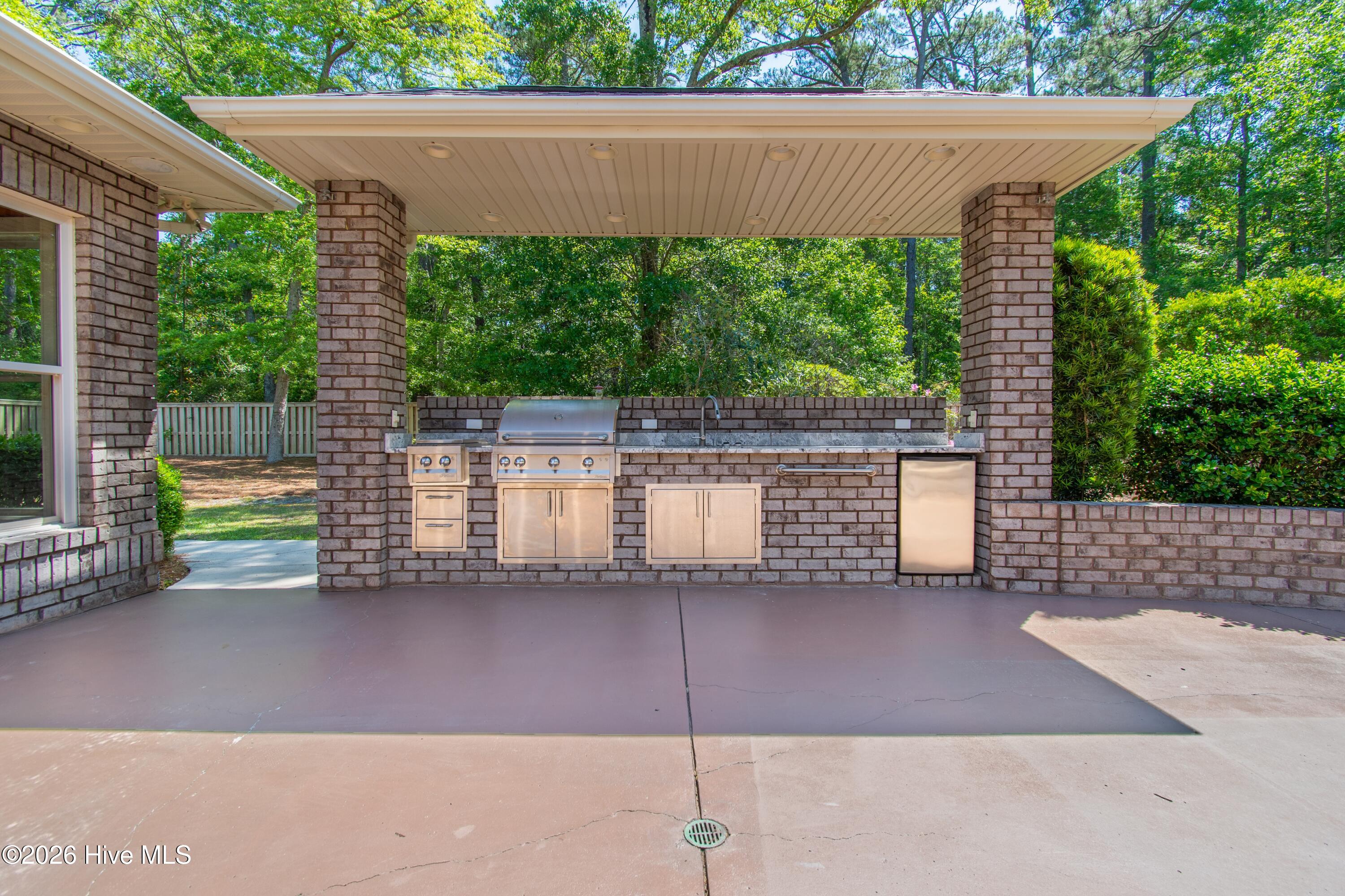 1614 Colonist Square Southwest Ocean Isle Beach, NC 28469 - Photo 48 of 63 Outdoor kitchen