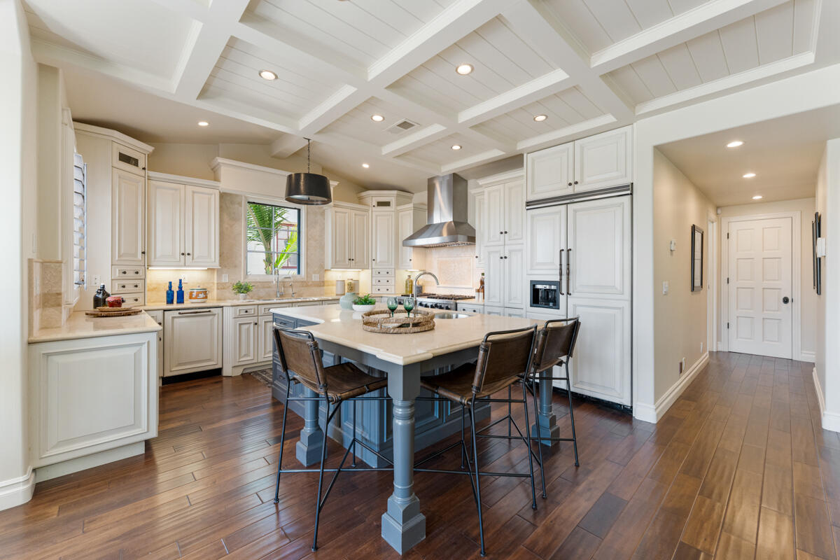 637 East Micheltorena Street Santa Barbara, CA 93103 - Photo 11 of 48 _ROY9352