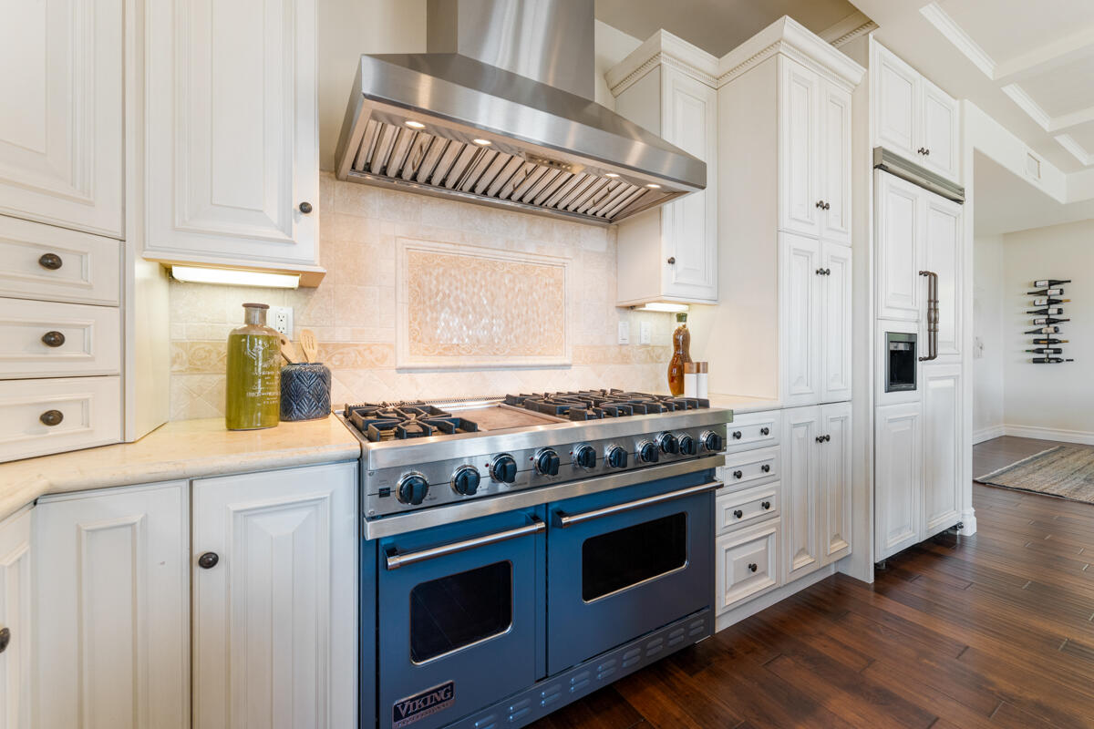 637 East Micheltorena Street Santa Barbara, CA 93103 - Photo 12 of 48 _ROY9362