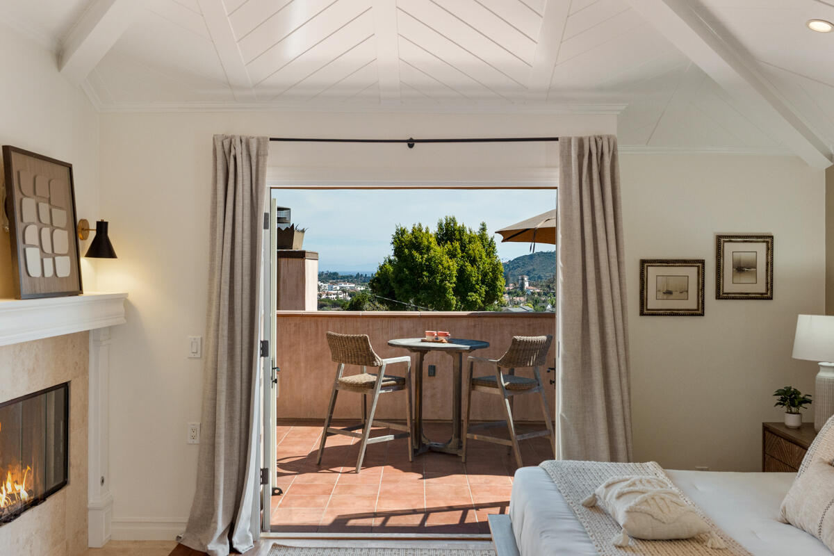 637 East Micheltorena Street Santa Barbara, CA 93103 - Photo 27 of 48 _ROY9407