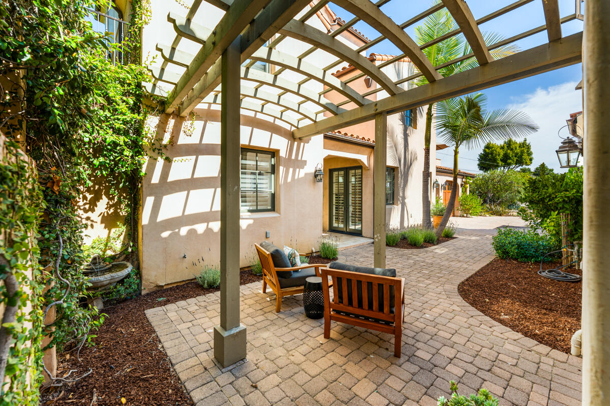 637 East Micheltorena Street Santa Barbara, CA 93103 - Photo 34 of 48 _ROY9527