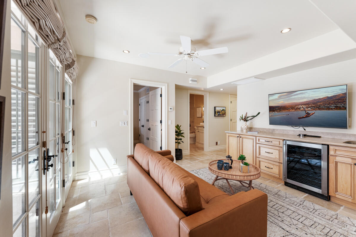 637 East Micheltorena Street Santa Barbara, CA 93103 - Photo 36 of 48 _ROY9257