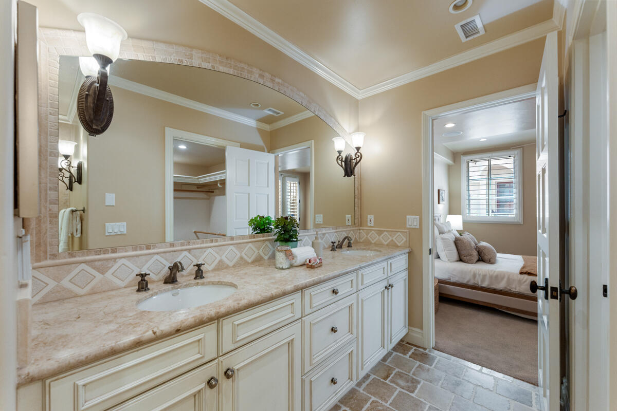 637 East Micheltorena Street Santa Barbara, CA 93103 - Photo 40 of 48 _ROY9237