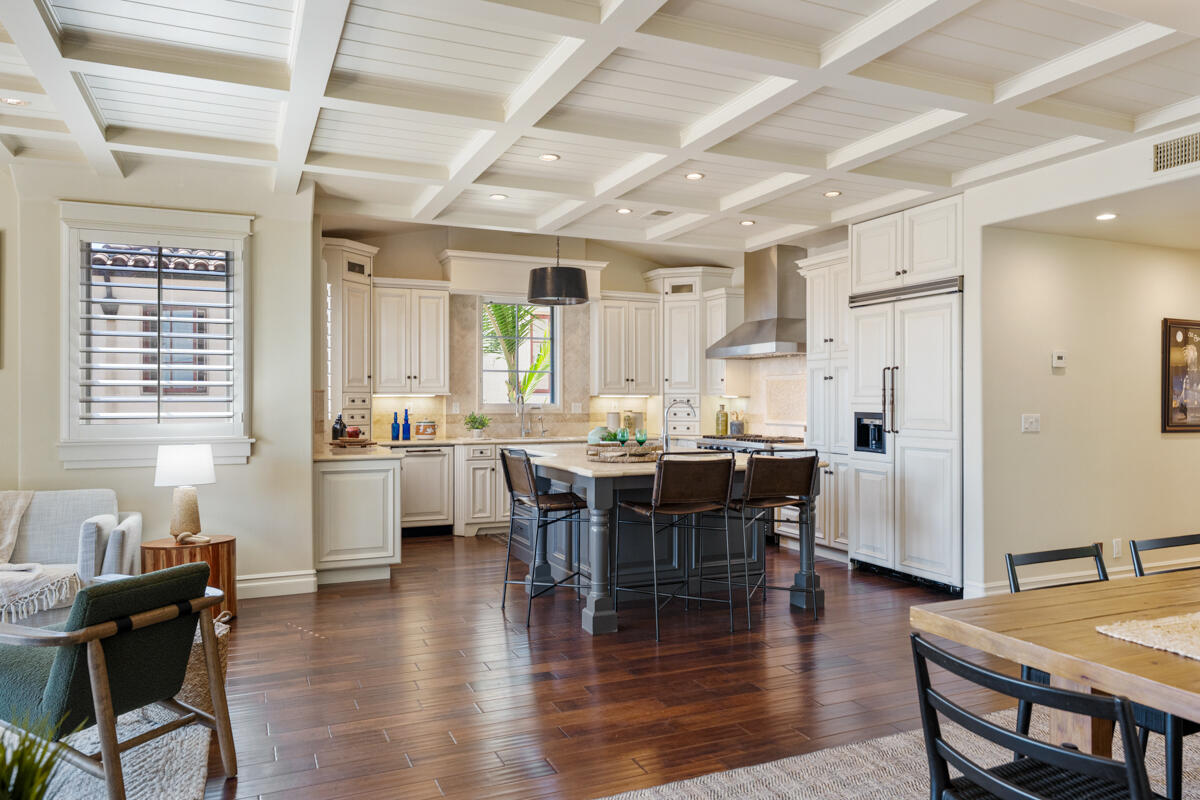 637 East Micheltorena Street Santa Barbara, CA 93103 - Photo 10 of 48 _ROY9347